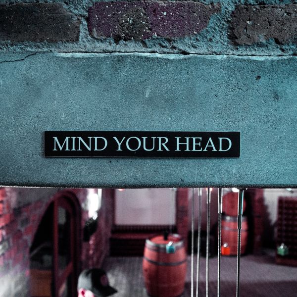 Mind your head signage 2440530